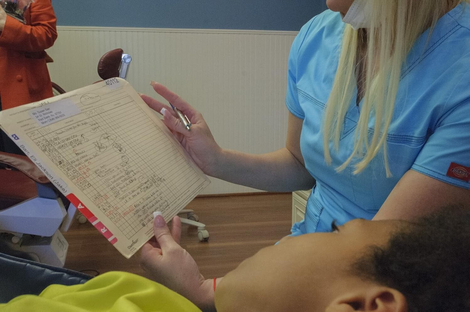 Elegant Zebra F402 Retractable Ballpoint Pen, 12 Count, Superior Writing Quality