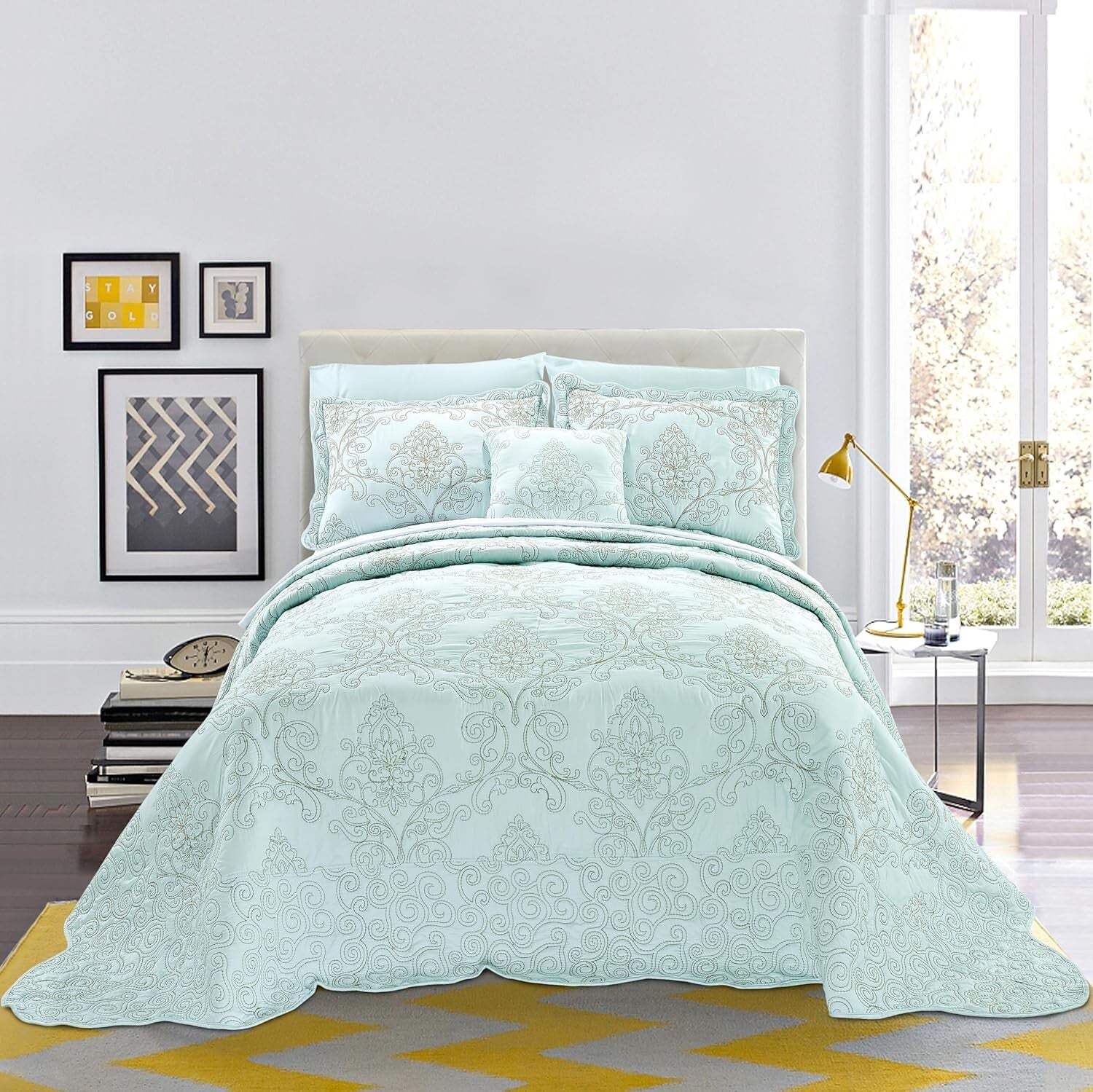 Elegant Oversized Queen 4-Piece Reversible Bedspread Set in Blue Floral Pattern