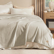 Load image into Gallery viewer, Thick Plush 500Gsm King Size Blanket - Stylish Cozy Comfort for Any Occasion