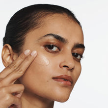 Load image into Gallery viewer, Lightweight Oil-Free Liquid Foundation - Hydrates and Beautifies All Skin Types