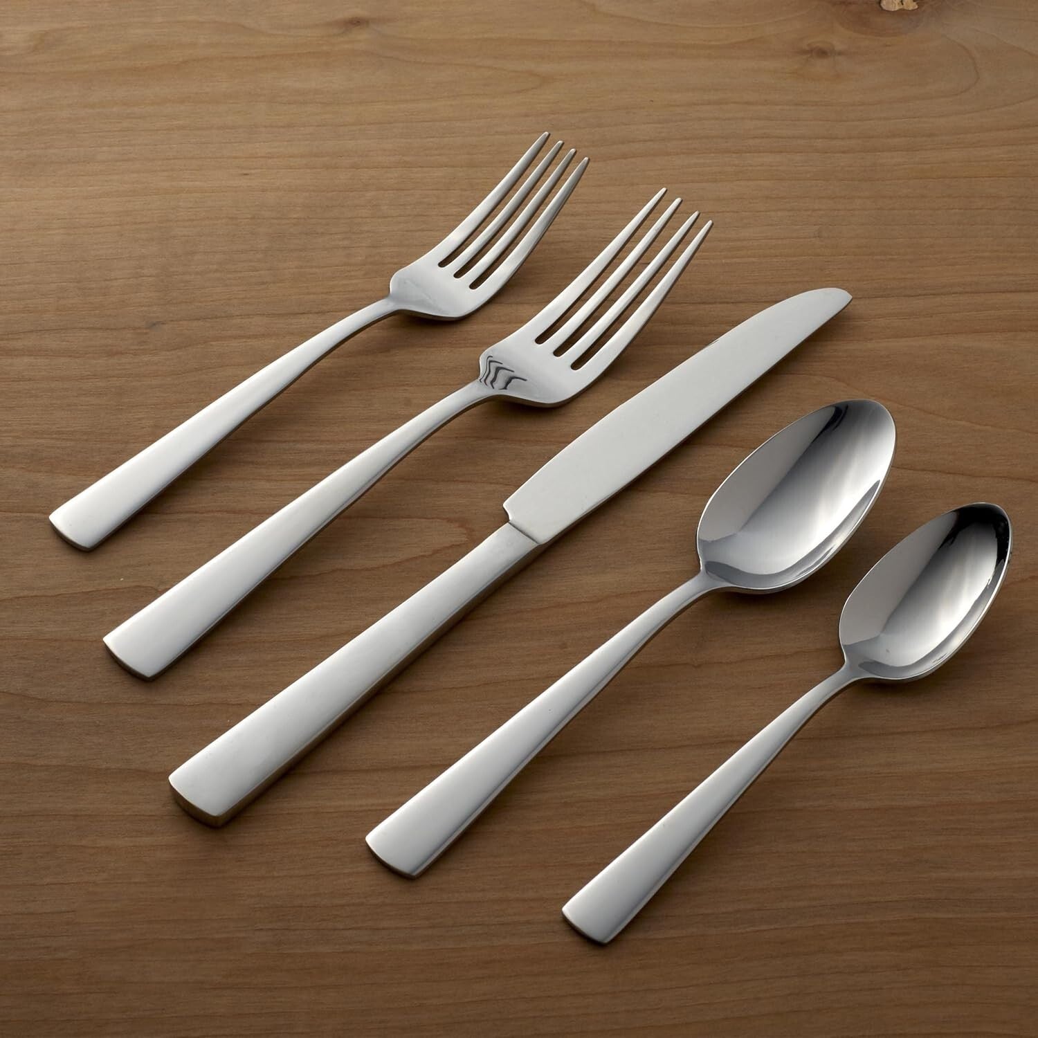20-Piece Stainless Steel Nocha Flatware Set for 4 - Elegant Dining Silverware