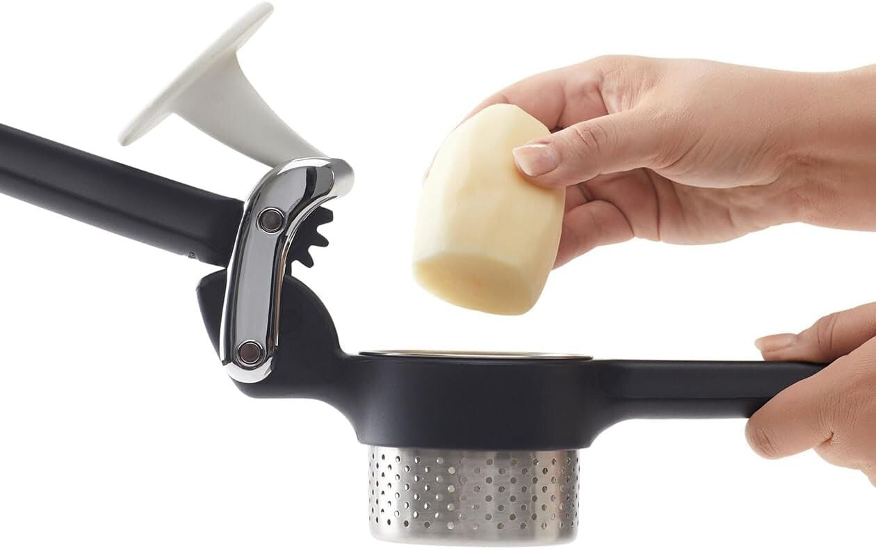 Ergonomic Potato and Vegetable Ricer – Achieve Perfect Mashed Potatoes Quickly