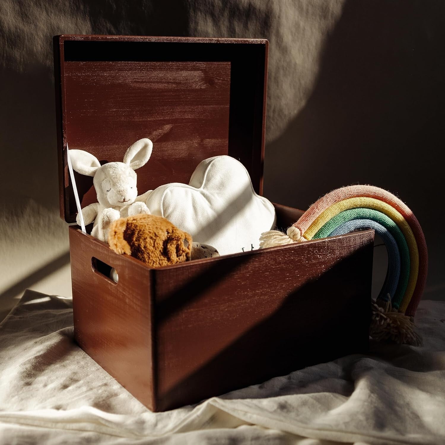 Versatile Large Pine Wood Keepsake Chest with Hinged Lid - Ideal Gift Storage