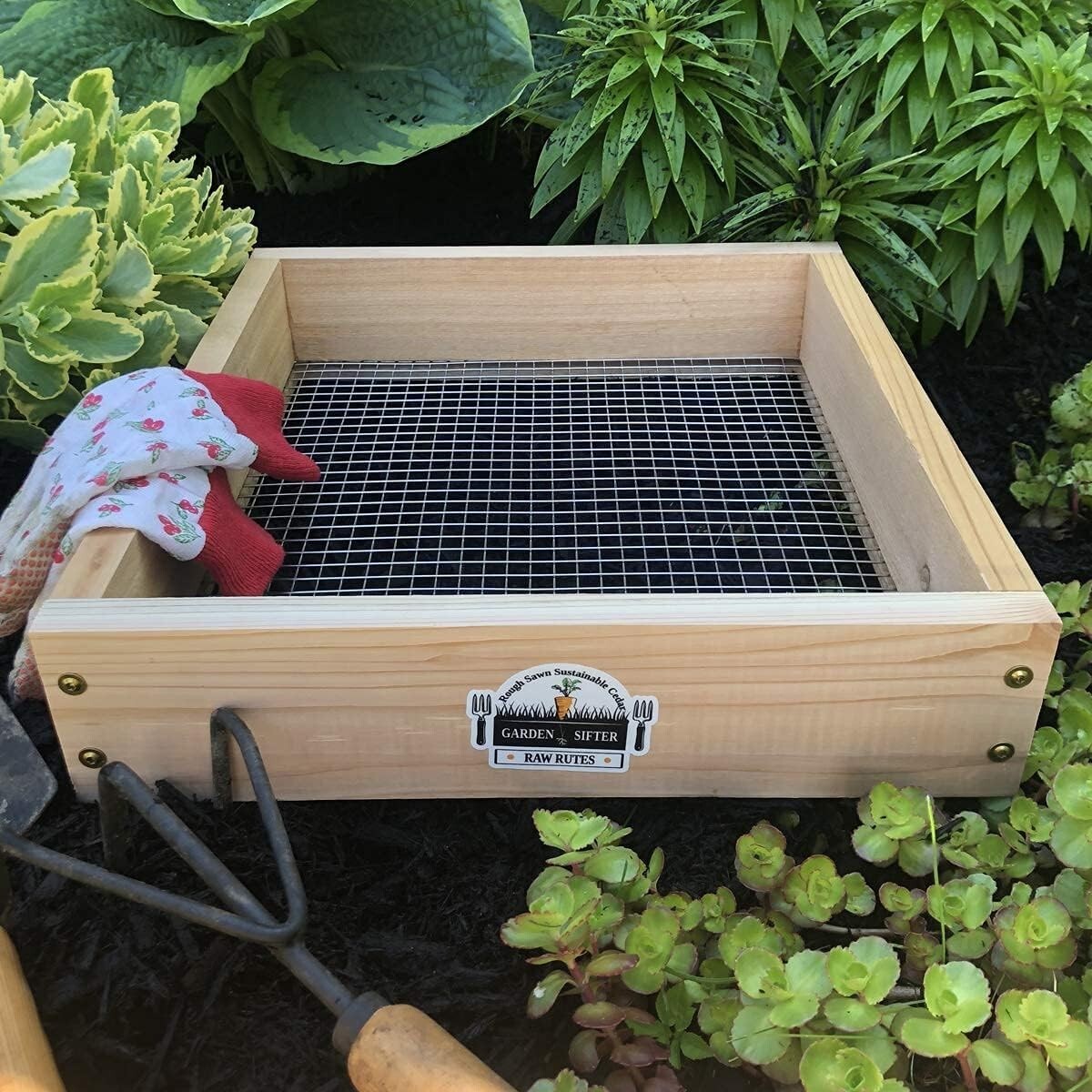 Durable Cedar Garden Sifter with Stainless Grate for Efficient Soil Sifting