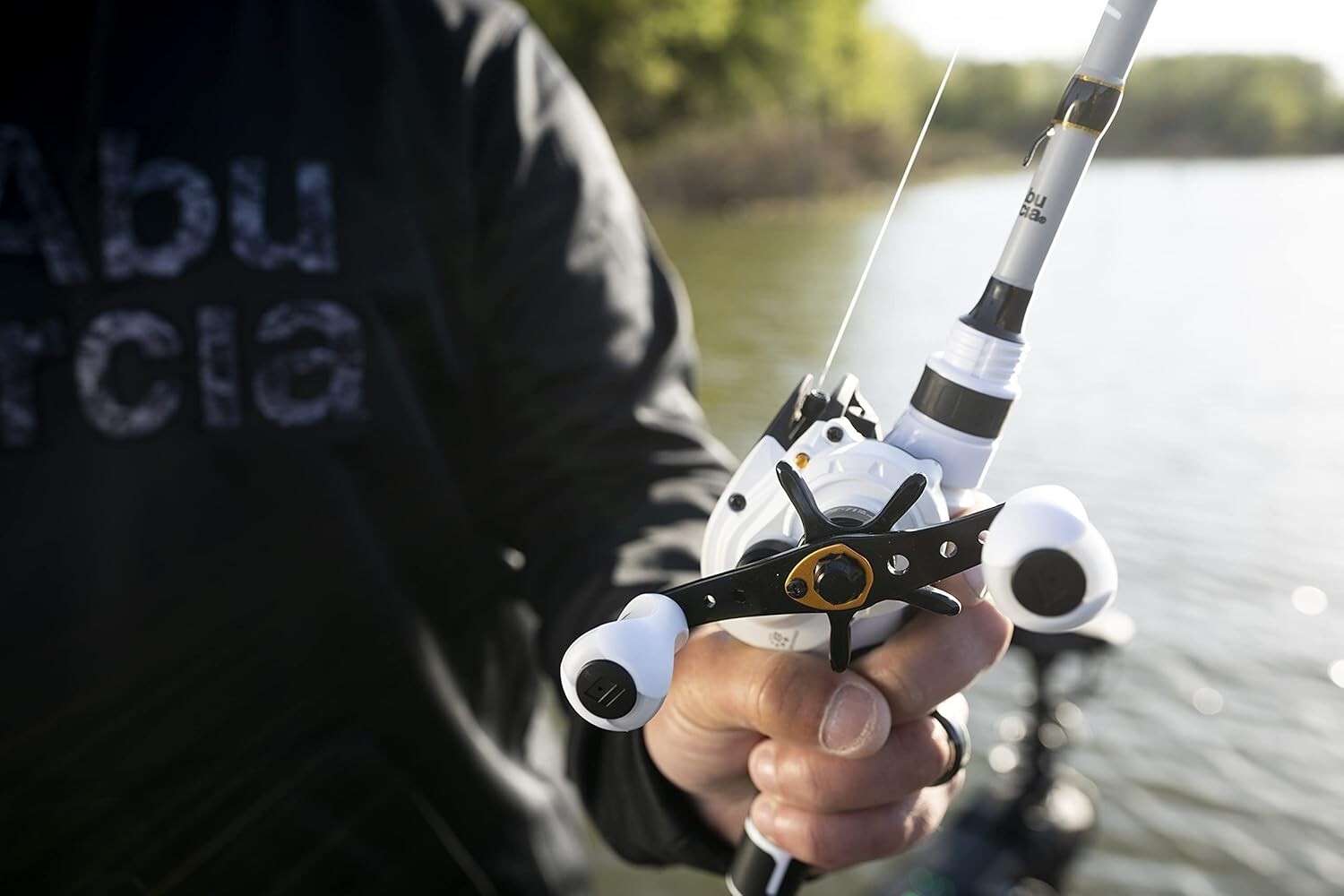 Max Pro Low Profile Baitcast Fishing Reel - Lightweight & High Recovery