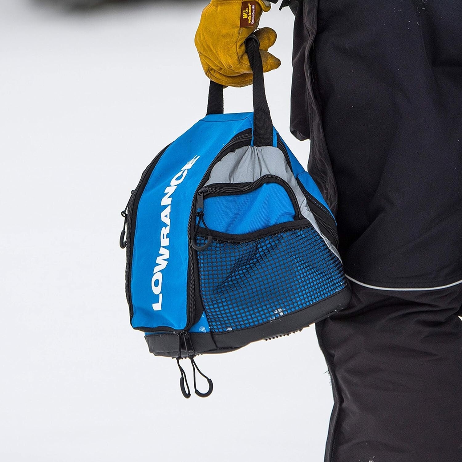 All-Season HOOK2 4x Fish Finder: Lightweight with Durable SolarMAX Screen