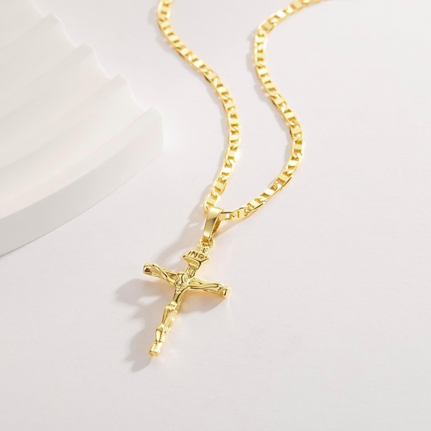 Versatile 14K Gold Cross Necklace with Detailed Jesus Pattern - Unisex Style