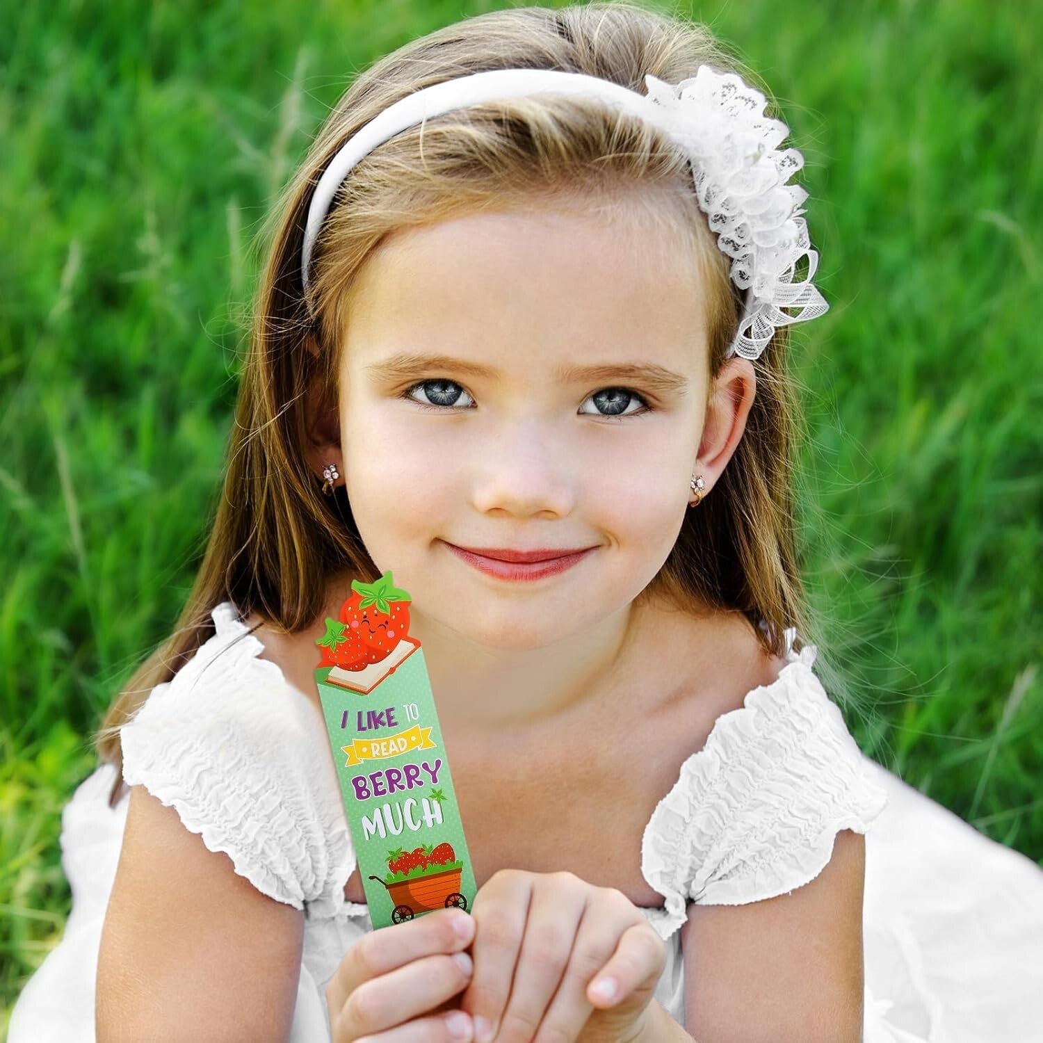 400 Scented Bookmarks with 10 Fun Fruit & Food Designs - Perfect Gifts for Kids