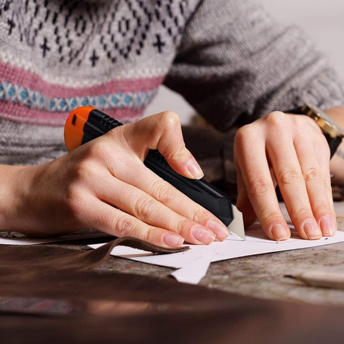 Bulk 72 Pack Retractable Utility Knives - 18mm Sharp Blade for Efficient Cutting