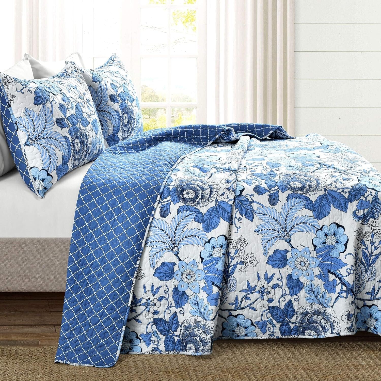 Charming Floral Navy & White Reversible Quilt Set, 3 Piece Bedding, Full/Queen