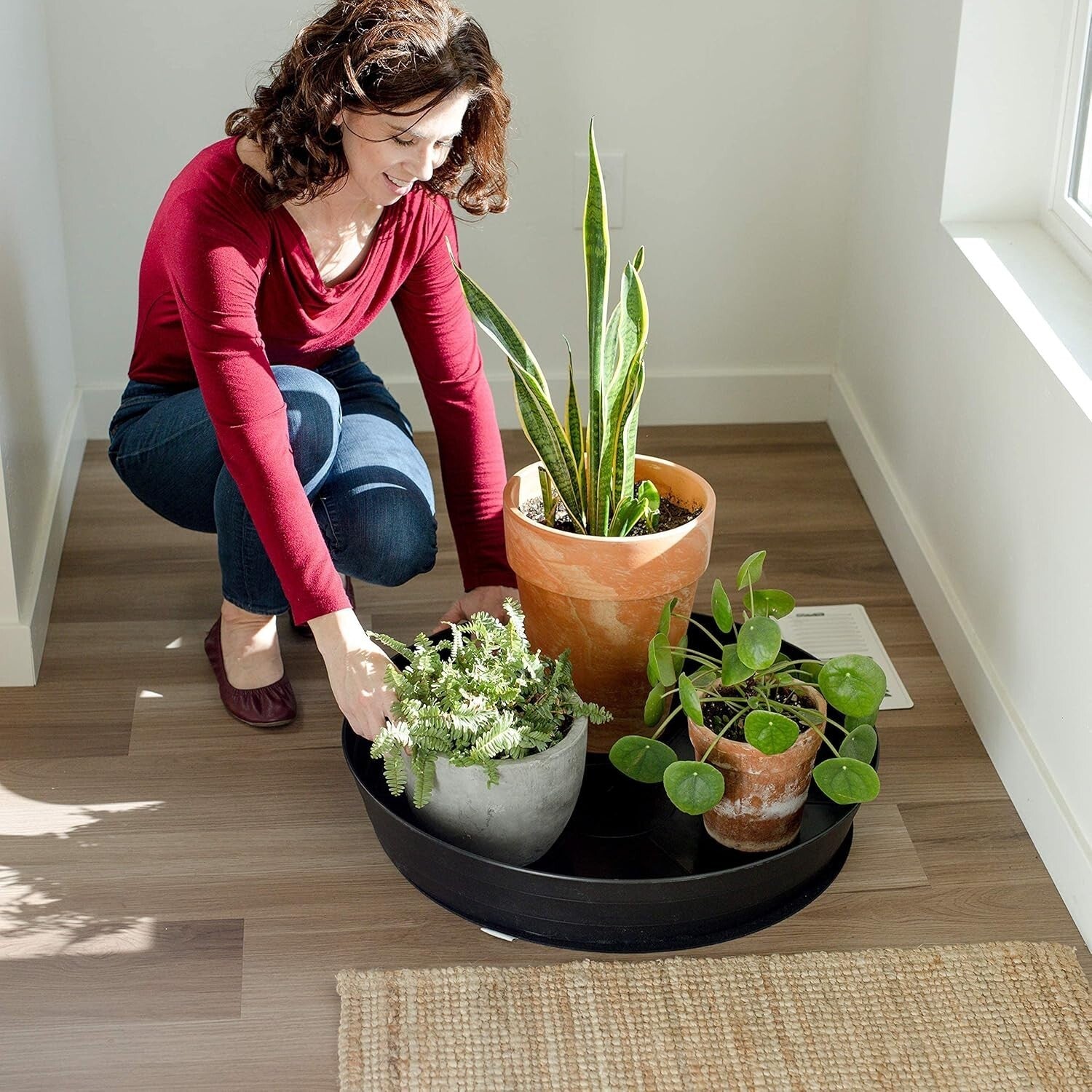 Stylish 25" Round Plant Tray with Deep Water Retention and Felt Protection