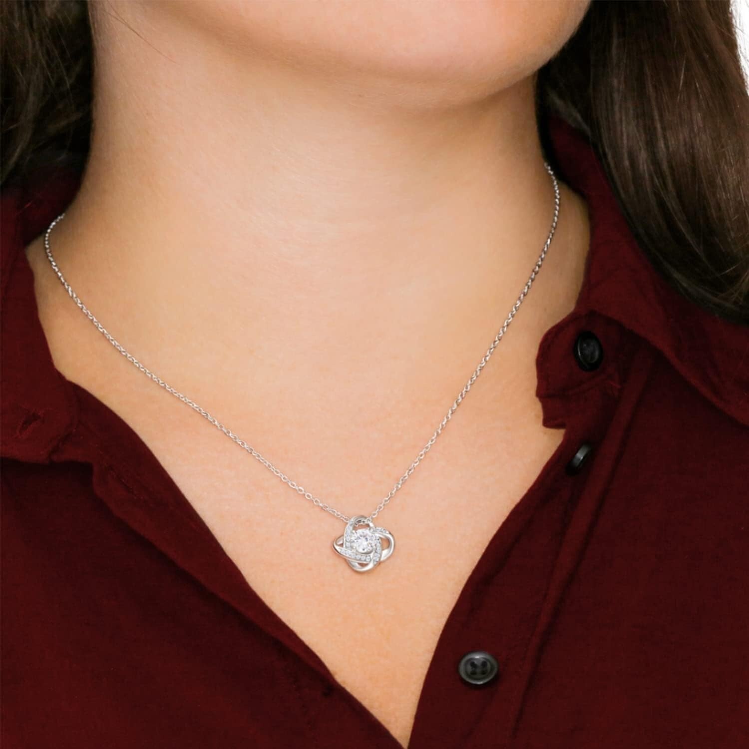 Elegant Hypoallergenic Necklace for Daughter - Meaningful Gift from Mom or Dad