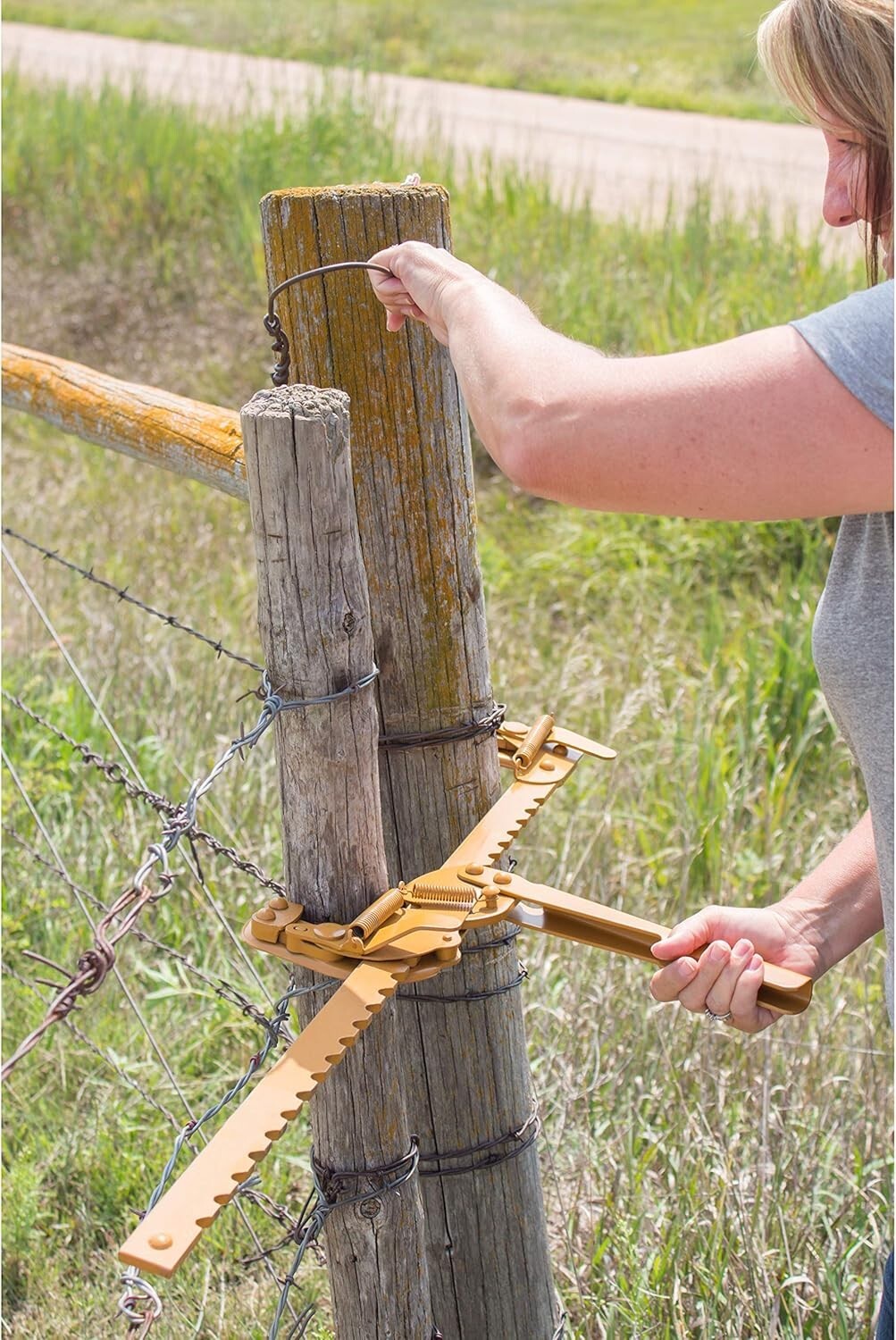 All-Purpose Fence Stretcher Splicer Tool for Quick Wire Repairs and Maintenance