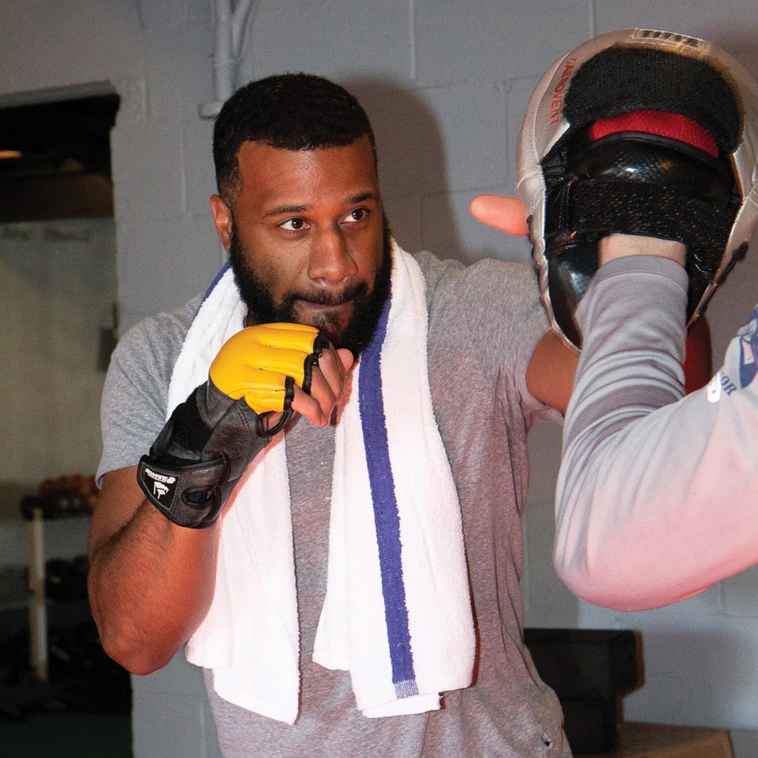 Economy 12-Pack Blue Striped Bath Towels - Luxury Hotel Quality for All Ages