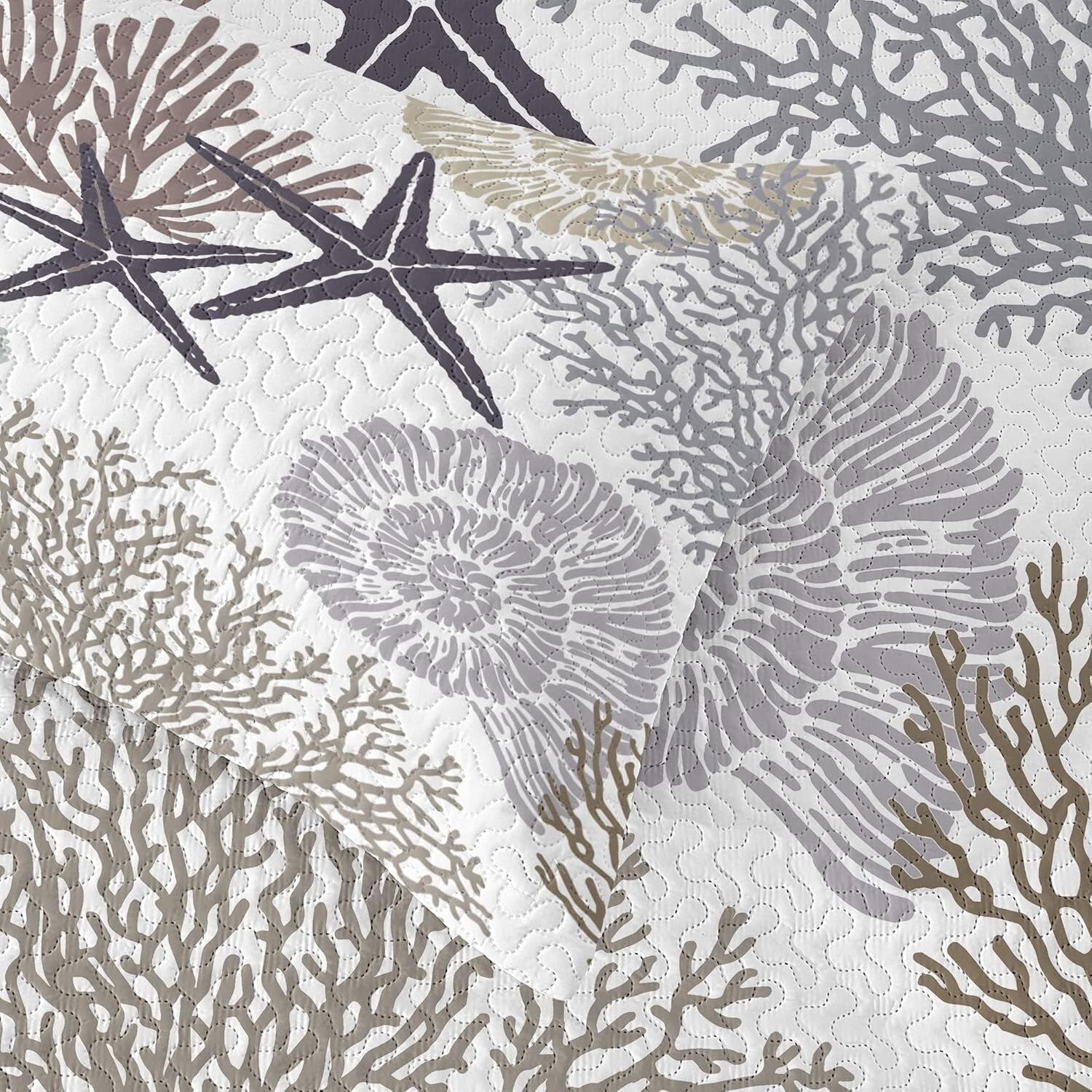 Reversible Beach-Themed Quilt Set - Full/Queen with 2 Shams, All-Season Comfort