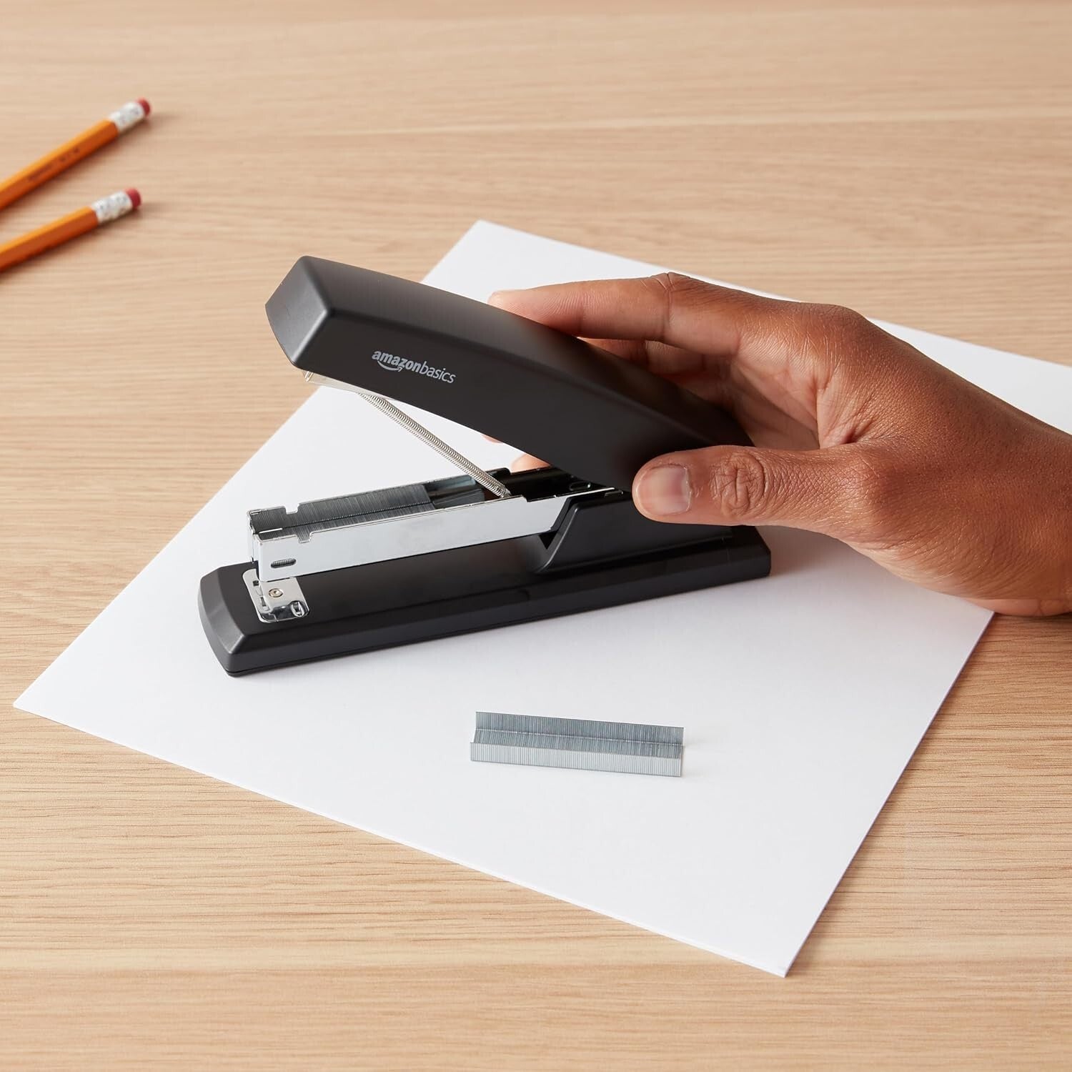 Durable Office Staplers - 25 Sheet Capacity with Non-Slip Base & 1000 Staples