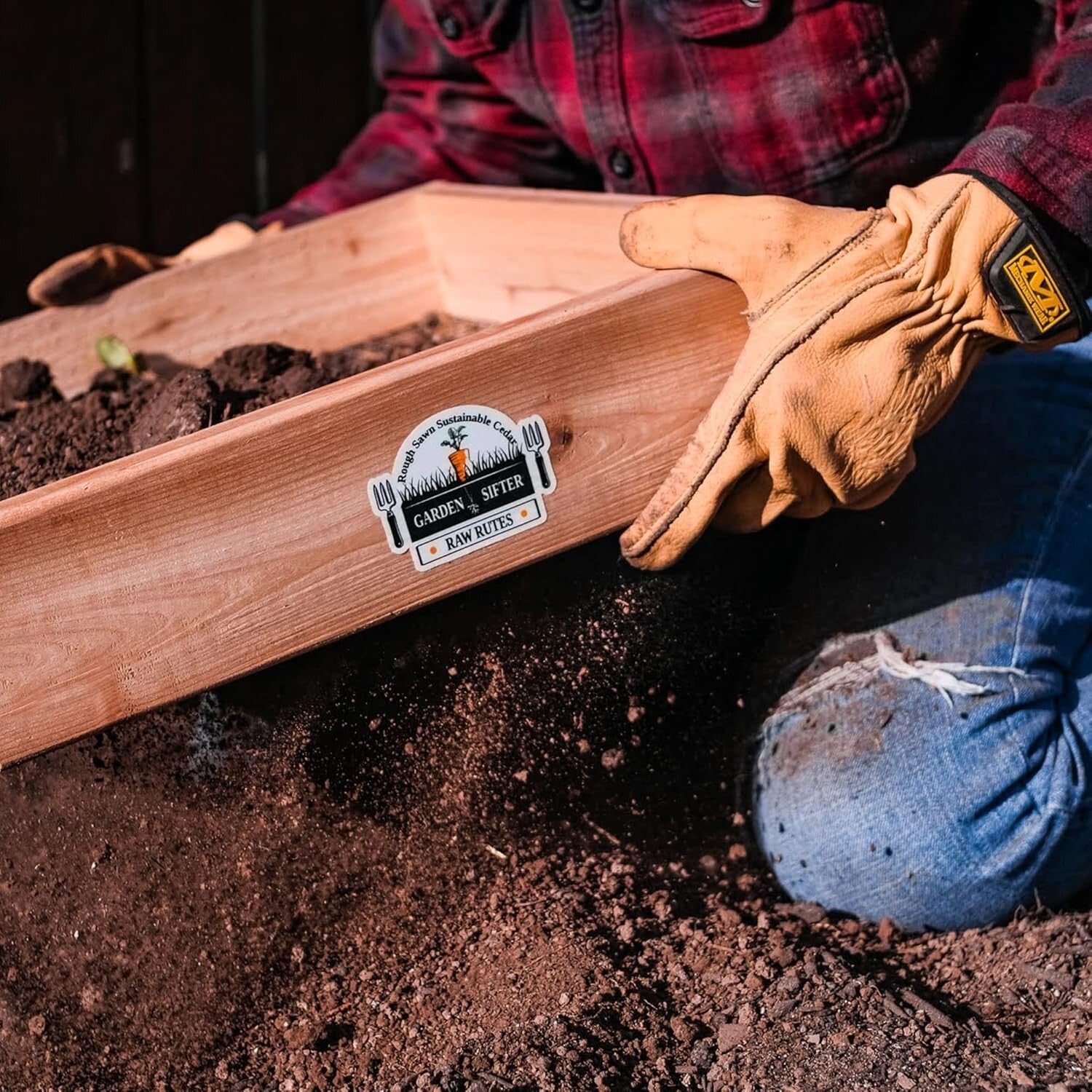 Durable Cedar Garden Sifter with Stainless Grate for Efficient Soil Sifting
