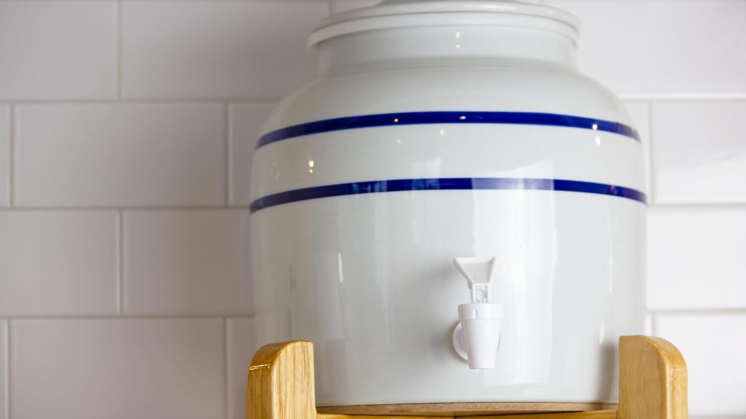 Portable 2.5 Gal Porcelain Blue Stripe Water Dispenser for Outdoor Adventures