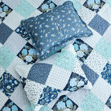 Load image into Gallery viewer, Luxury King Size Quilt Set - Lightweight Floral Bedspread with Scalloped Edge