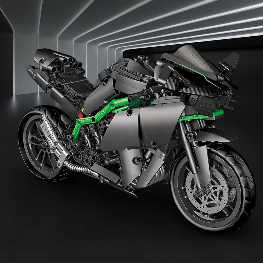 Engaging Kawasaki Motorcycle Building Kit - 888 Pieces for Family Fun & Learning