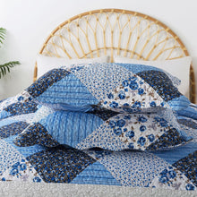 Load image into Gallery viewer, California King Quilt Set 120x120 - Rustic Winter Floral, 3-Pc Oversized Bedding