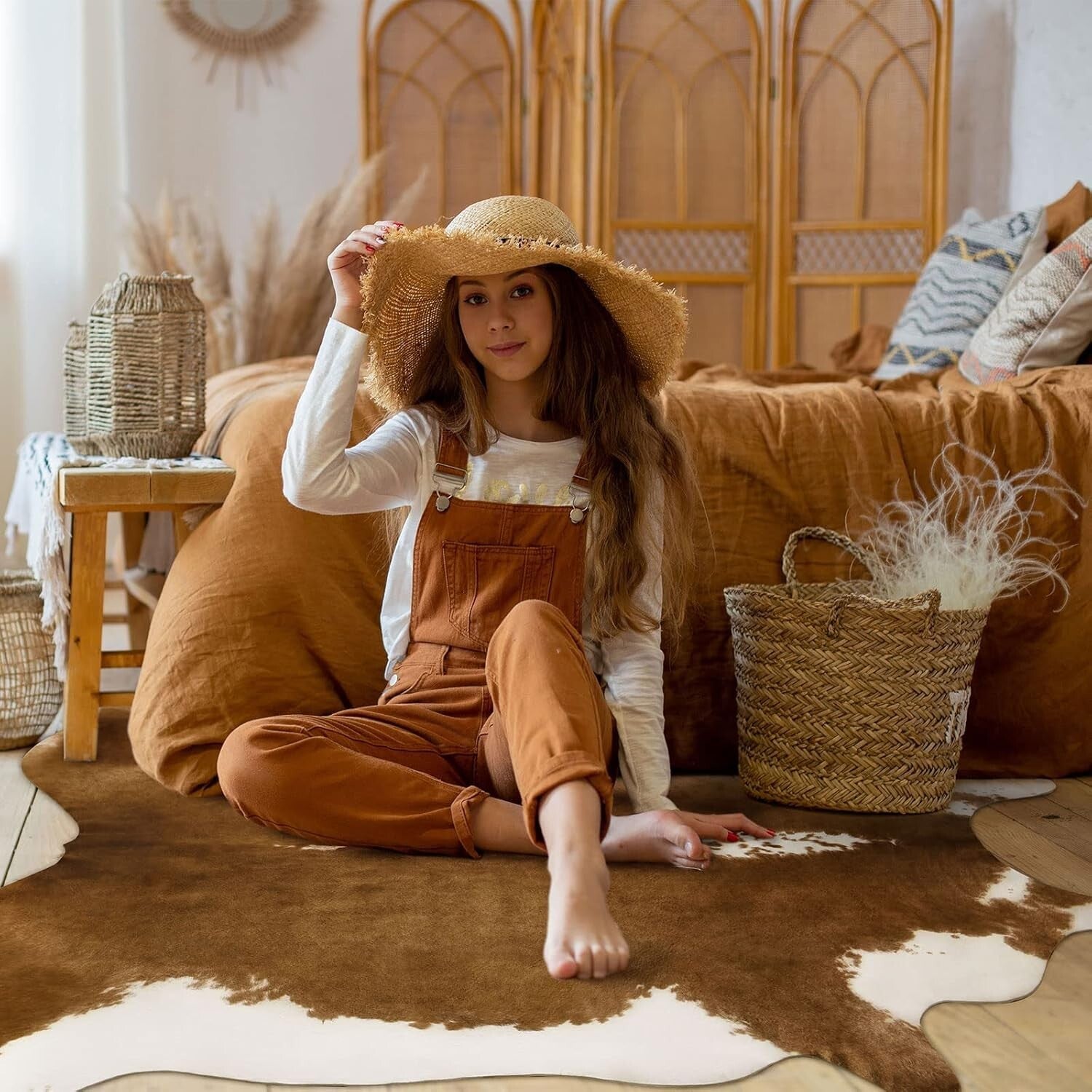 Premium Faux Cowhide Rug 4.6x5.2ft - Rustic Cow Print for Elegant Living