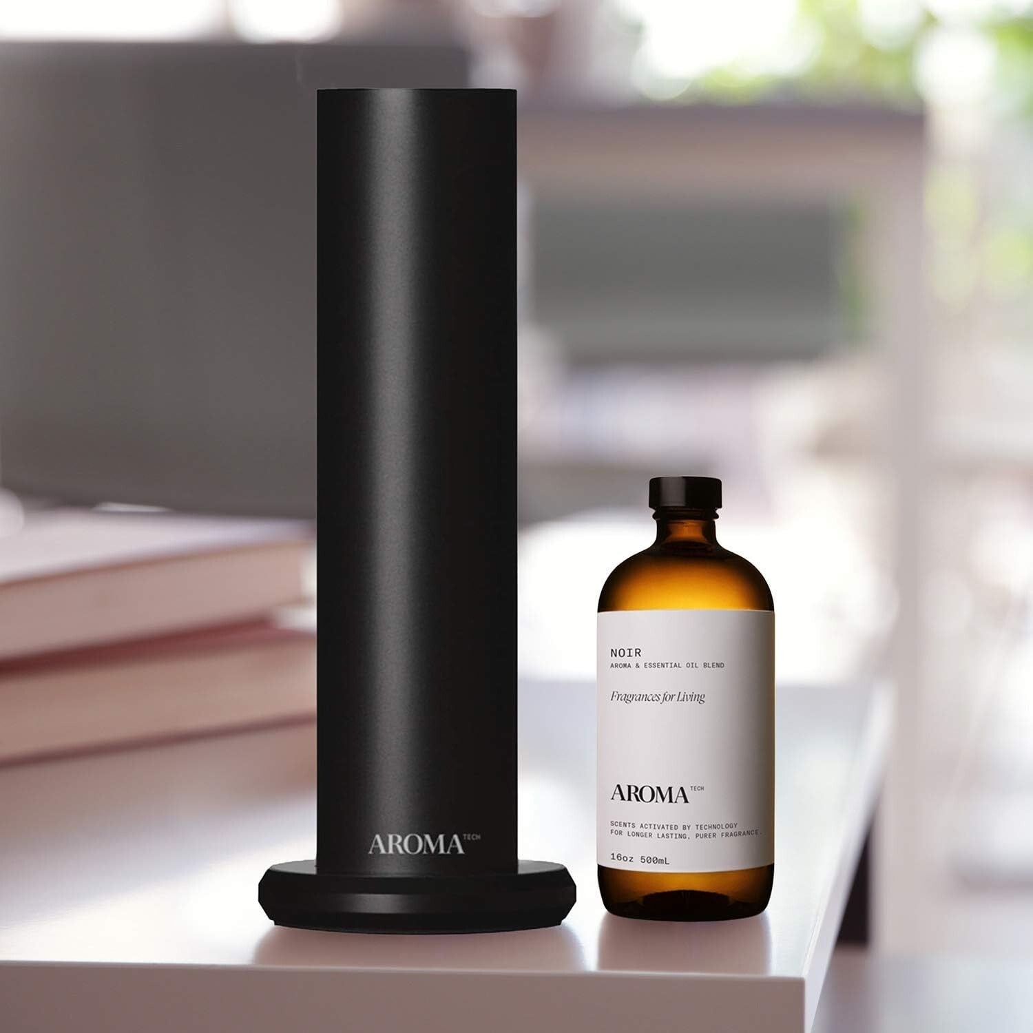 Versatile Noir Essential Oil: Elegant Home Aroma for All Seasons - 16.9 fl oz