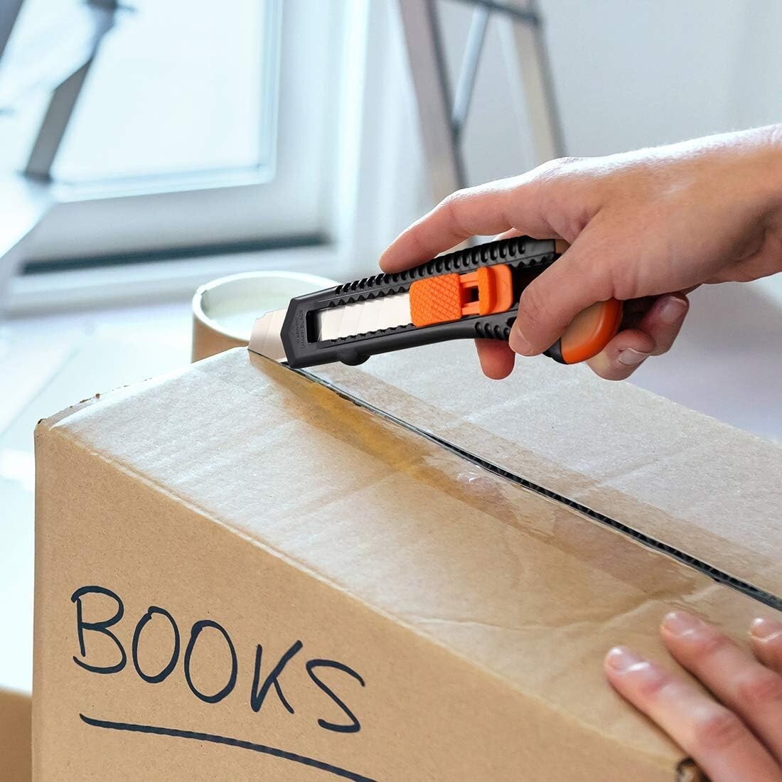 Bulk 72 Pack Retractable Utility Knives - 18mm Sharp Blade for Efficient Cutting