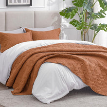 Load image into Gallery viewer, Luxurious King Size Wave Pattern Quilt Set - Lightweight Microfiber 3-Piece