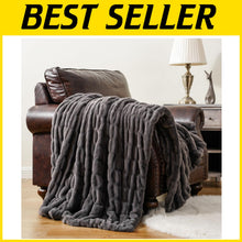 Load image into Gallery viewer, Soft and Stylish 50”x60” Faux Fur Throw Blanket - Elegant Design for All Seasons
