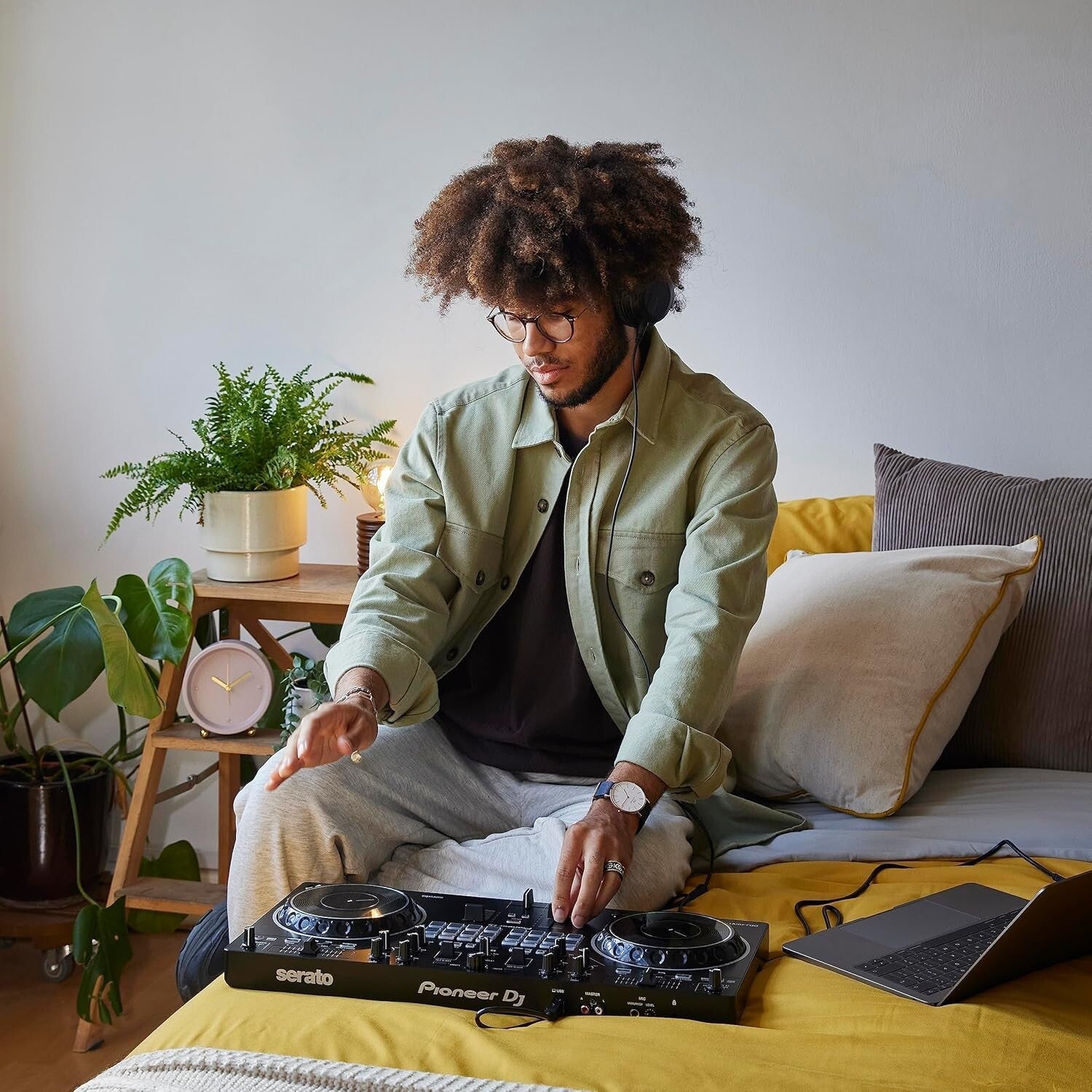 Professional Battle-Style DDJ DJ Controller for Serato - Ideal for Performances