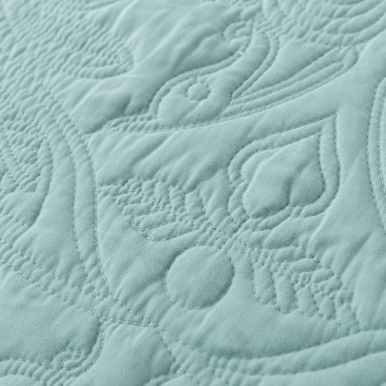 Reversible California King Quilt Set with Throw Pillow - Perfect for All Seasons