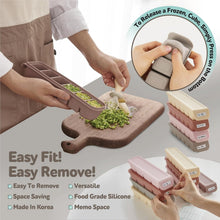 Load image into Gallery viewer, Airtight Silicone Freezer Trays - 6-Cup Baby Food Containers with Lid