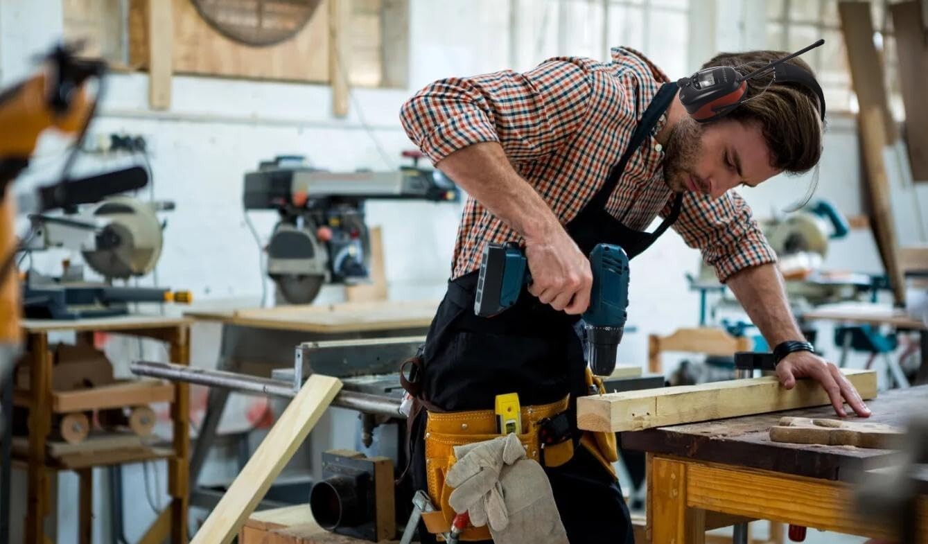 Digital AM/FM Radio Headphones with 25dB Noise Reduction for All-Day Comfort