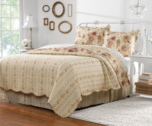 Load image into Gallery viewer, Authentic Patchwork Antique Rose Quilt Set in Ecru for Stylish Full/Queen Beds