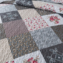 Load image into Gallery viewer, All-Season Grey King Quilt Set - Lightweight Floral Bedspread with Pillow Cases
