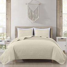 Load image into Gallery viewer, Elegant 3-Piece Ivory King Coverlet with Medallion Pattern - Year-Round Comfort