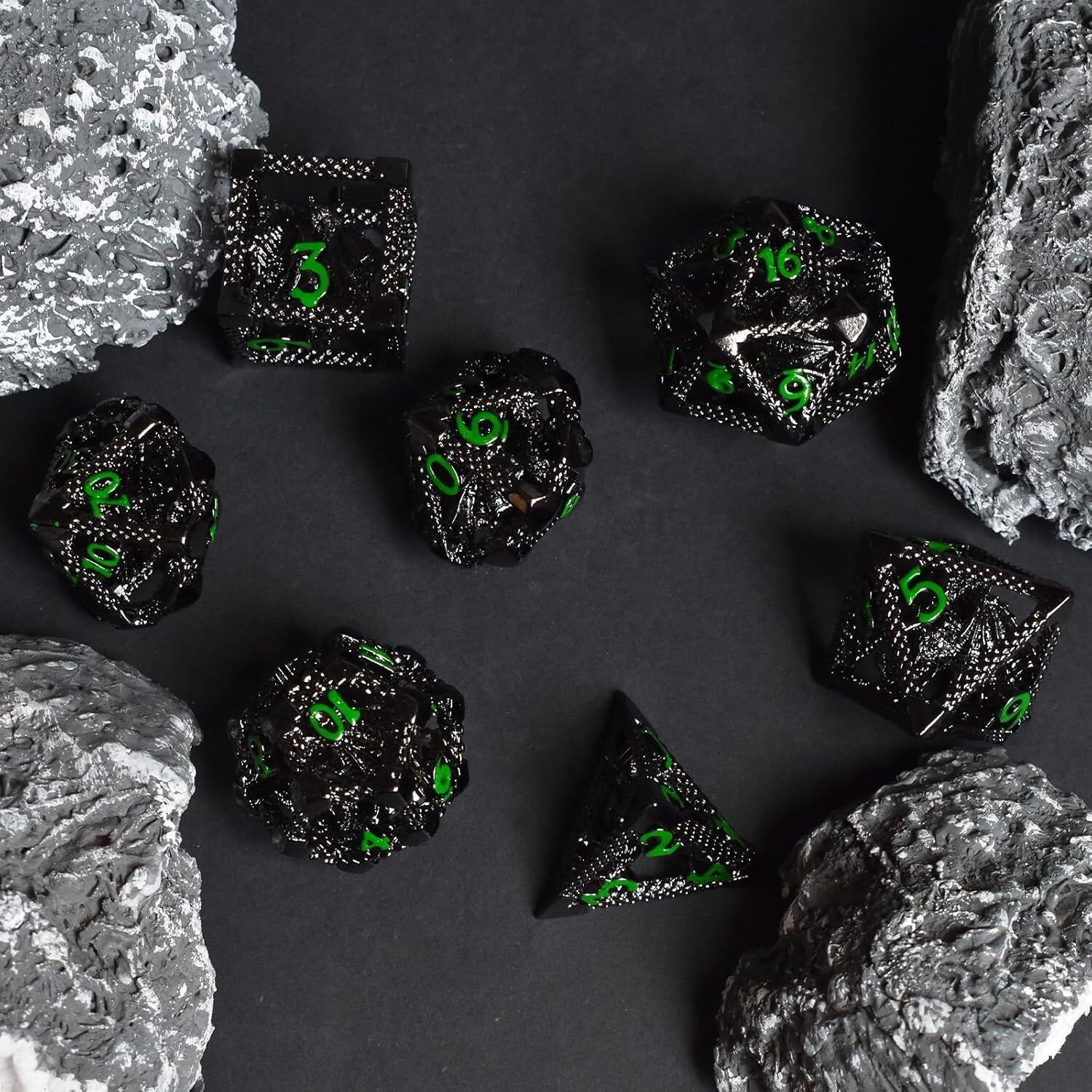 Fantasy-Inspired 7pc Metal Dice Set - Lightweight & Attractive for Gamers