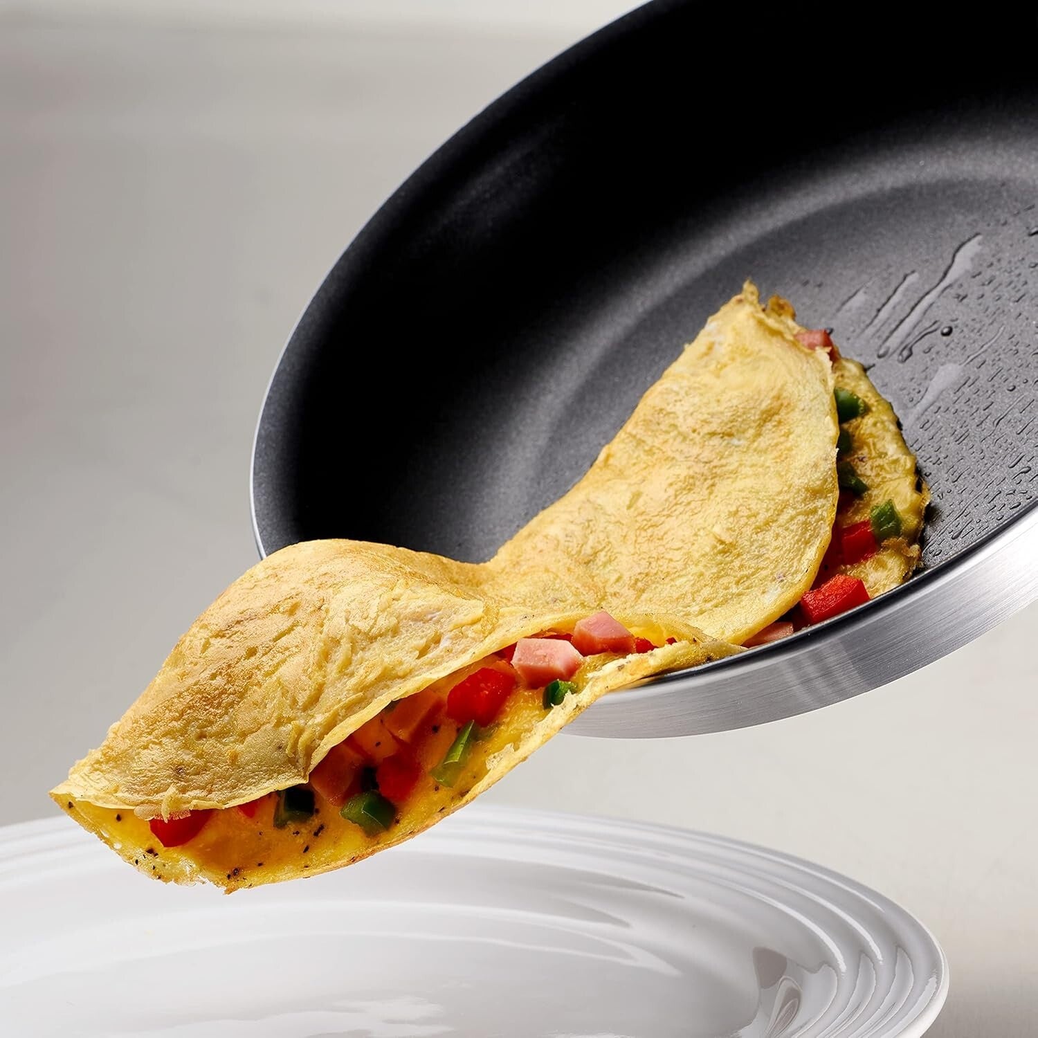 14-Inch Heavy-Gauge Aluminum Frying Pan - Non-Stick & Oven Safe up to 400°F