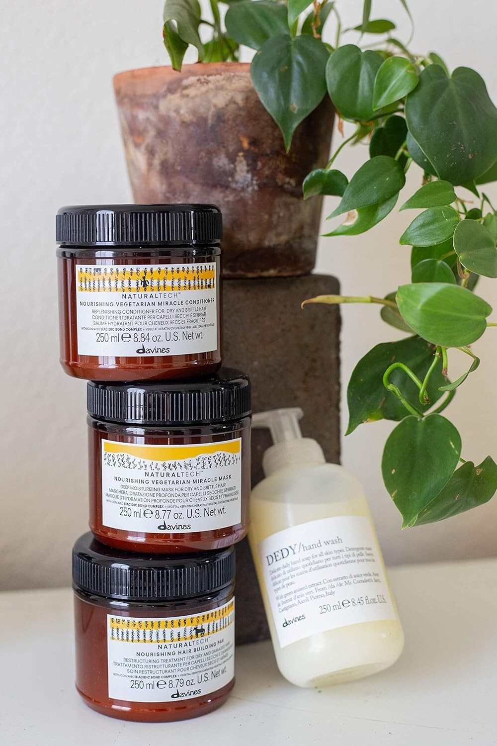 Hydrating Vegetarian Conditioner for Damaged Hair - 8.84 oz Smoothing Treatment