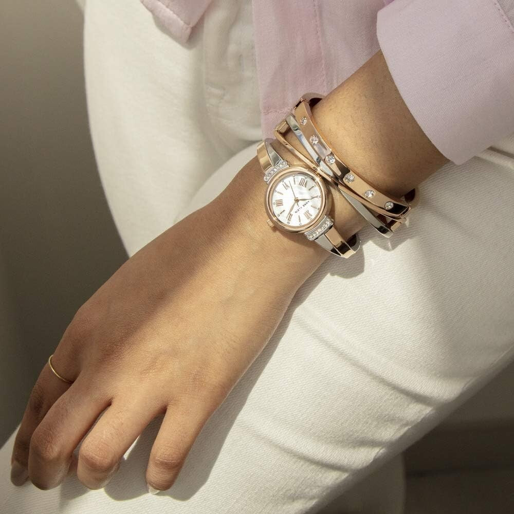 Elegant 26mm Round Bangle Watch with Crystal Accents - Fashion Essential AK/2245