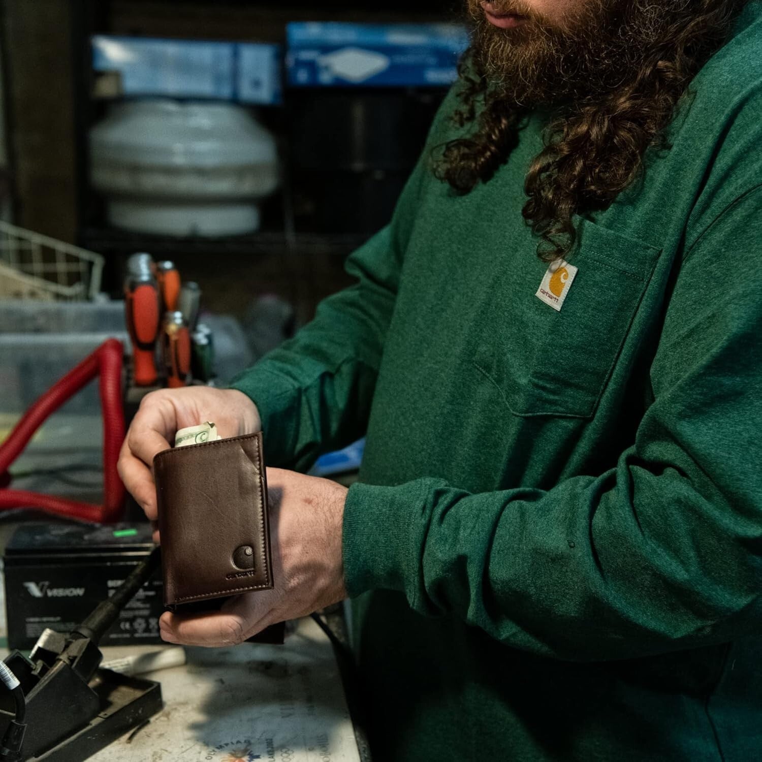 Men's Oil Tan Leather Wallet - Six Credit Card Slots for Modern Life