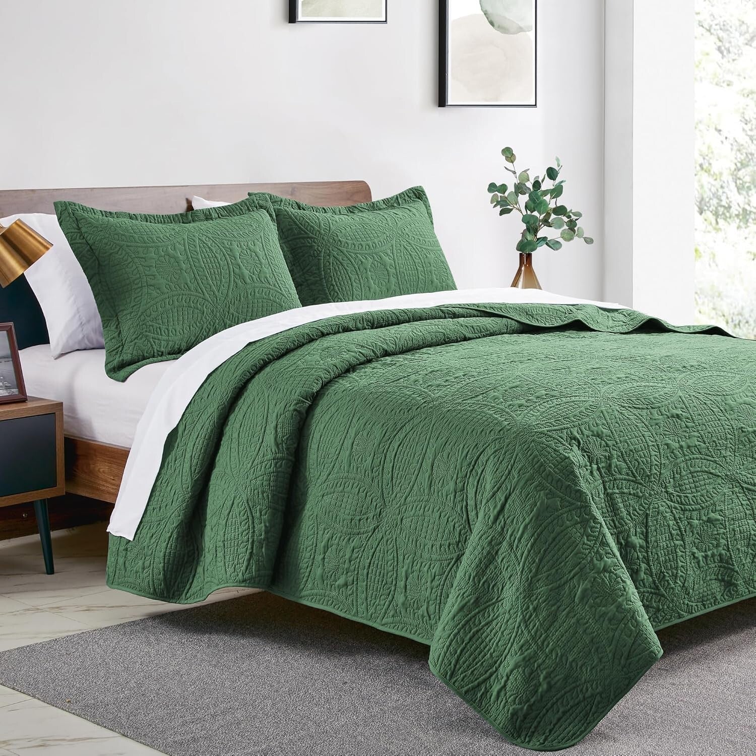 Chic King Size Bedspread in Olive Green - Modern Coin Design & Ultimate Comfort