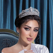 Load image into Gallery viewer, Lightweight Bridal Tiara with Secure Pin Loops - Perfect for Weddings &amp; Events