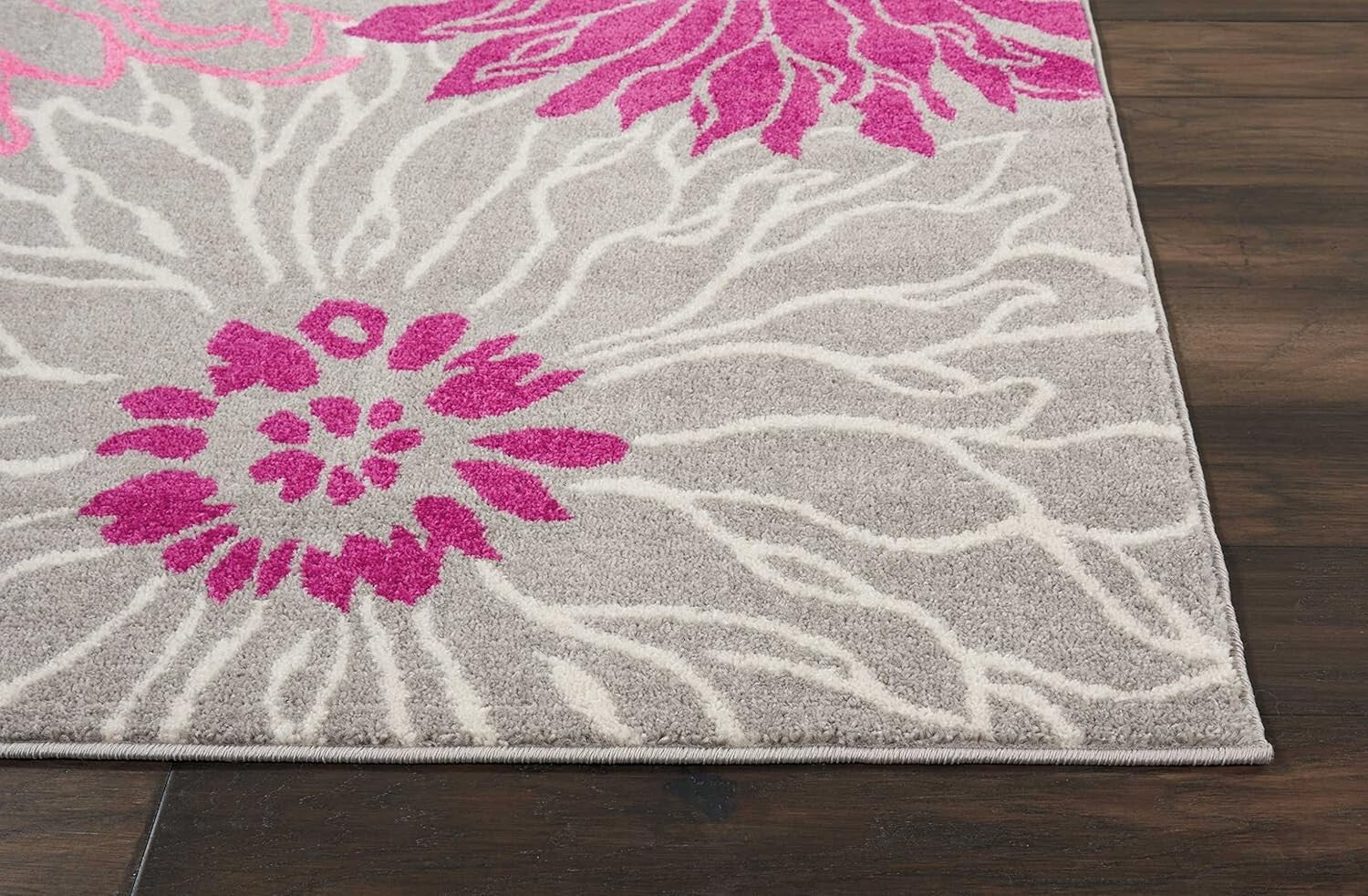 Non-Shedding Floral 8'x10' Area Rug - Perfect for Stylish Living Spaces