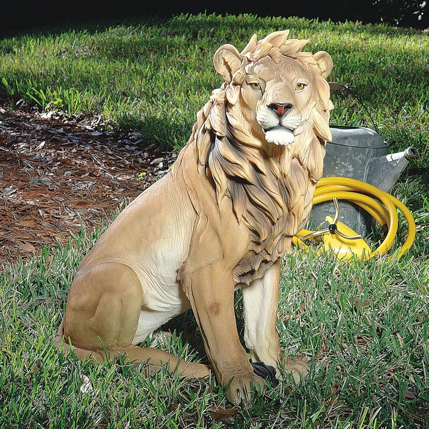 Exquisite 27-Inch King of Beasts Lion Statue for Outdoor Garden Decor