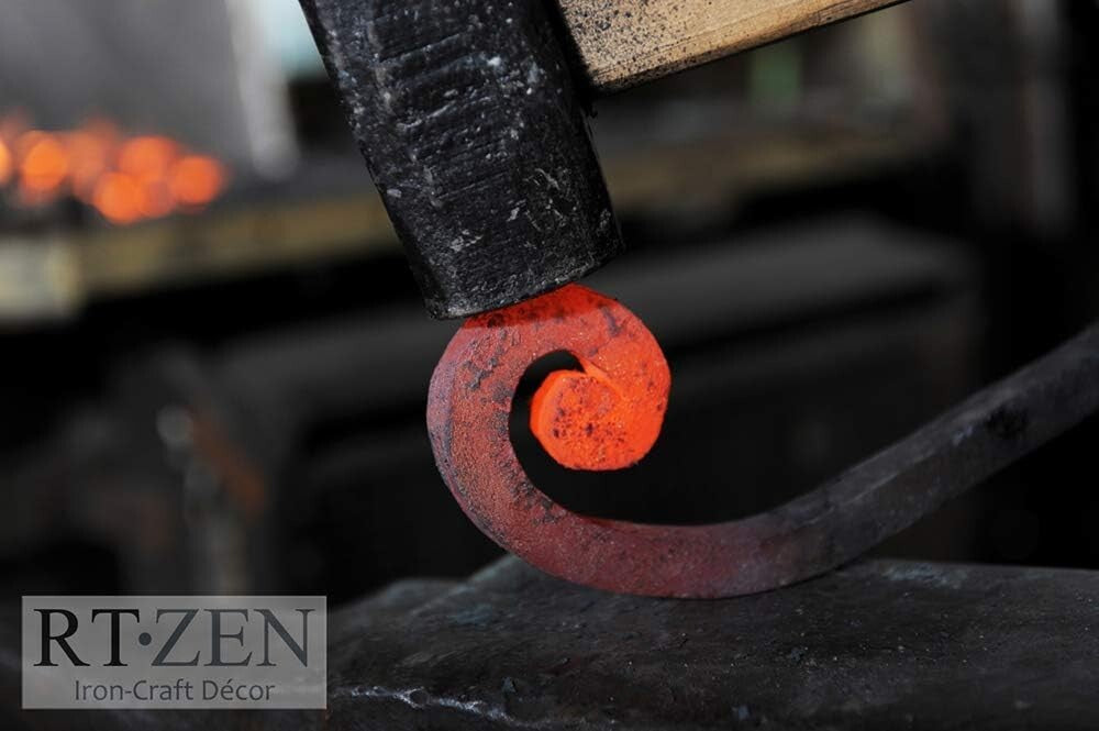 Decorative Black Wrought Iron Paper Towel Stand - Space-Saving Kitchen Accessory