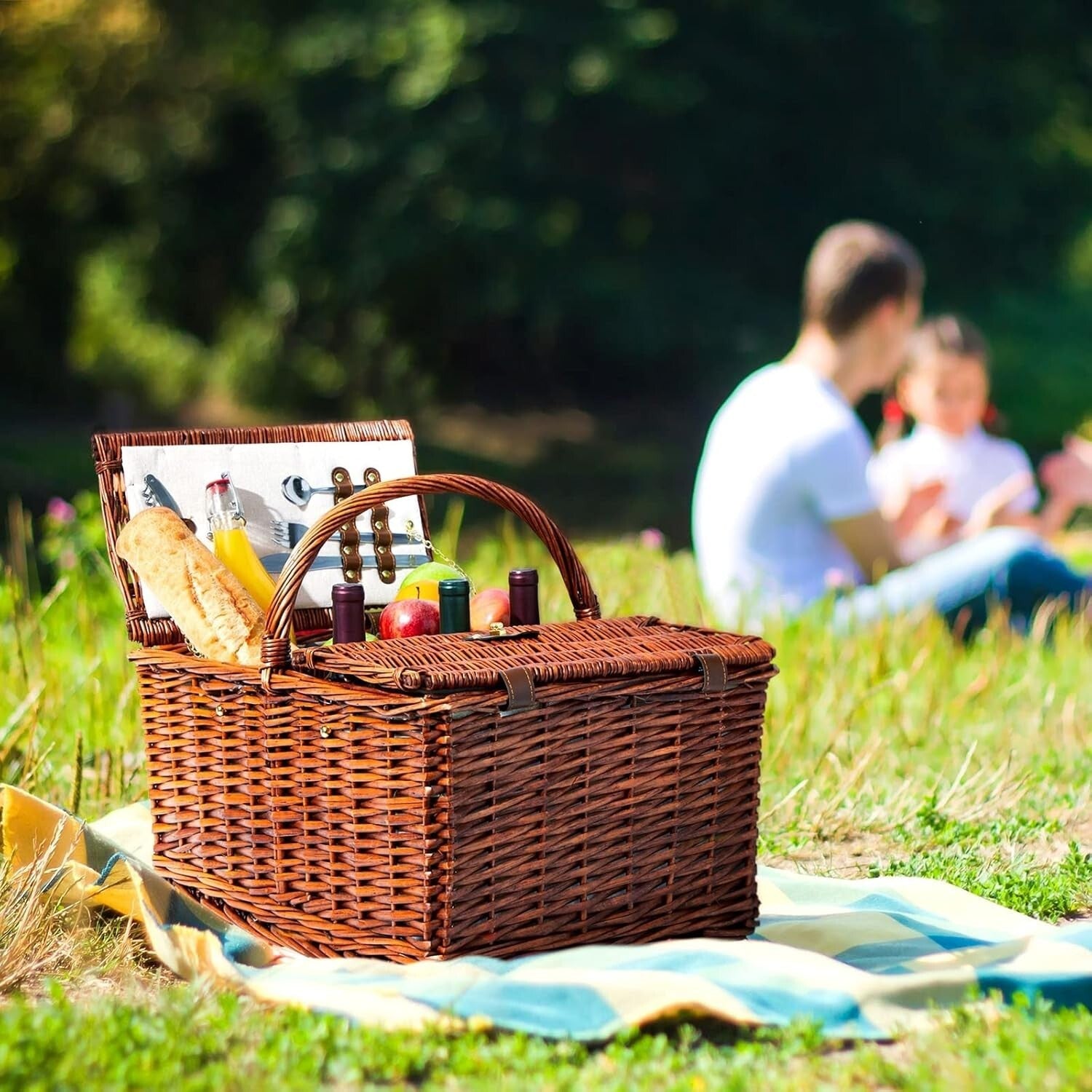 Essential Rustic Wicker Picnic Set for 4 with Insulated Cooler & Glasses