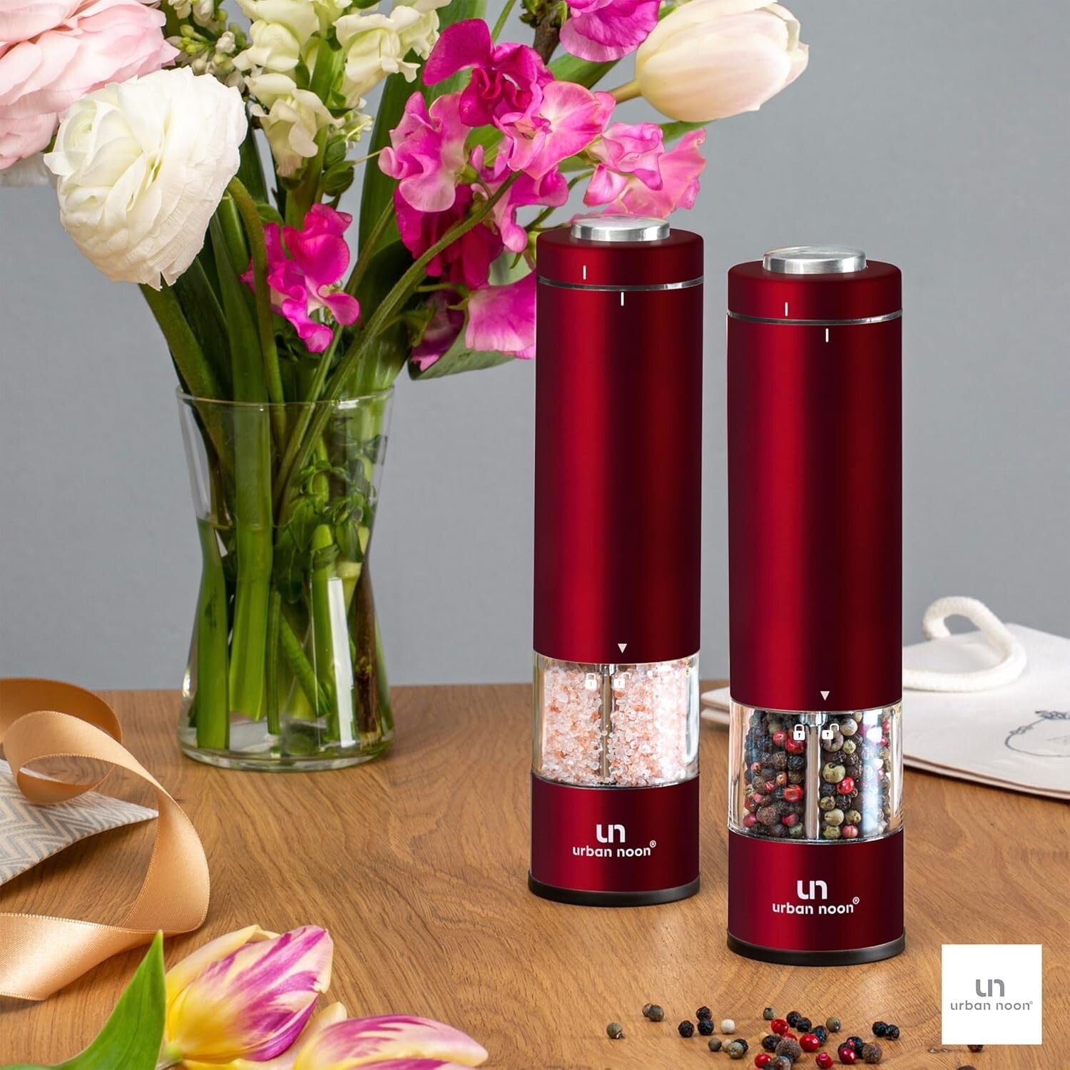 Chic Salt and Pepper Grinder Set with LED & Ceramic Core - Perfect Kitchen Gift!