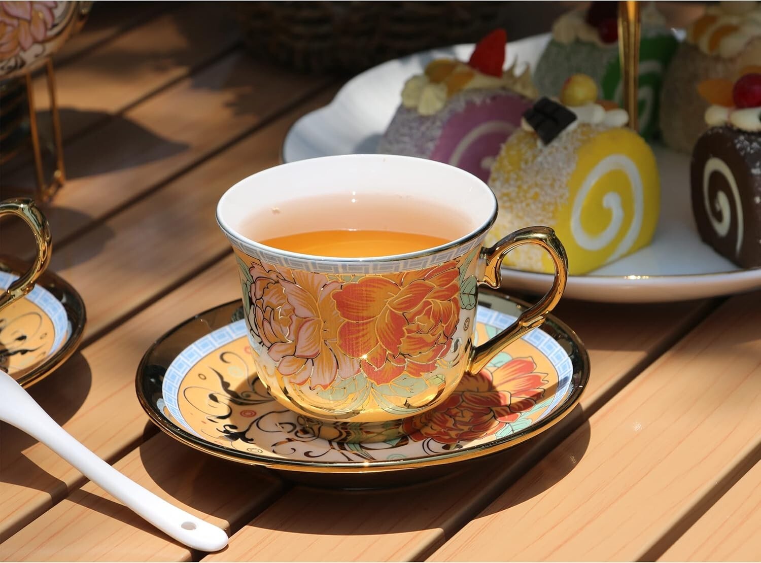 20-Piece European Porcelain Tea Set with Golden Holder - Flower Pattern